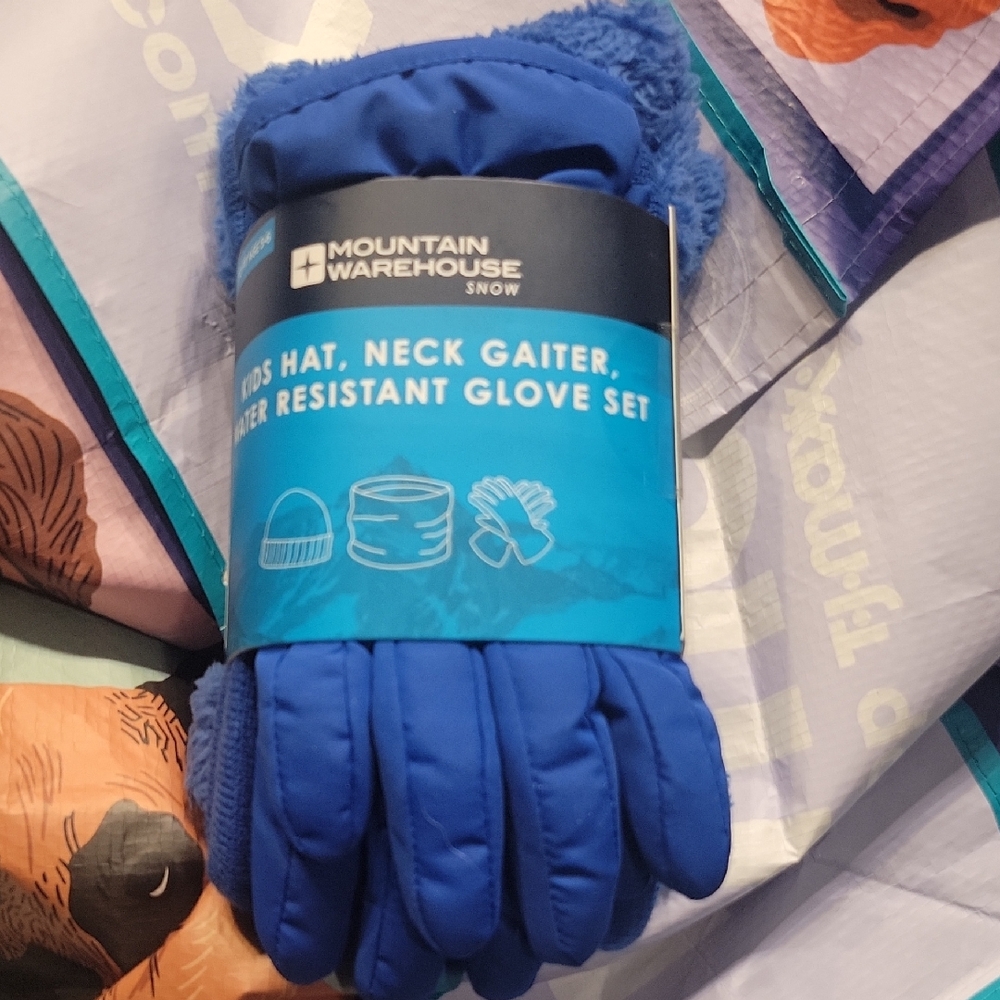 NWT MOUNTAIN WAREHOUSE Kids Hat, Ndck Gaiter And Gloves Set